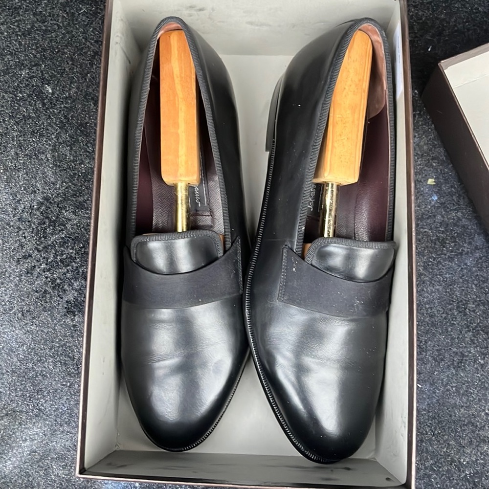 Gucci shoes look like new thing